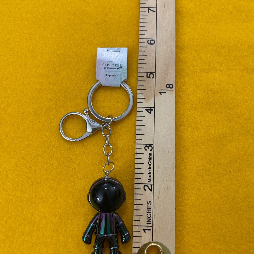 3D Astronaut Keychain  Robot Spaceman Keyring - Picture 7 of 7